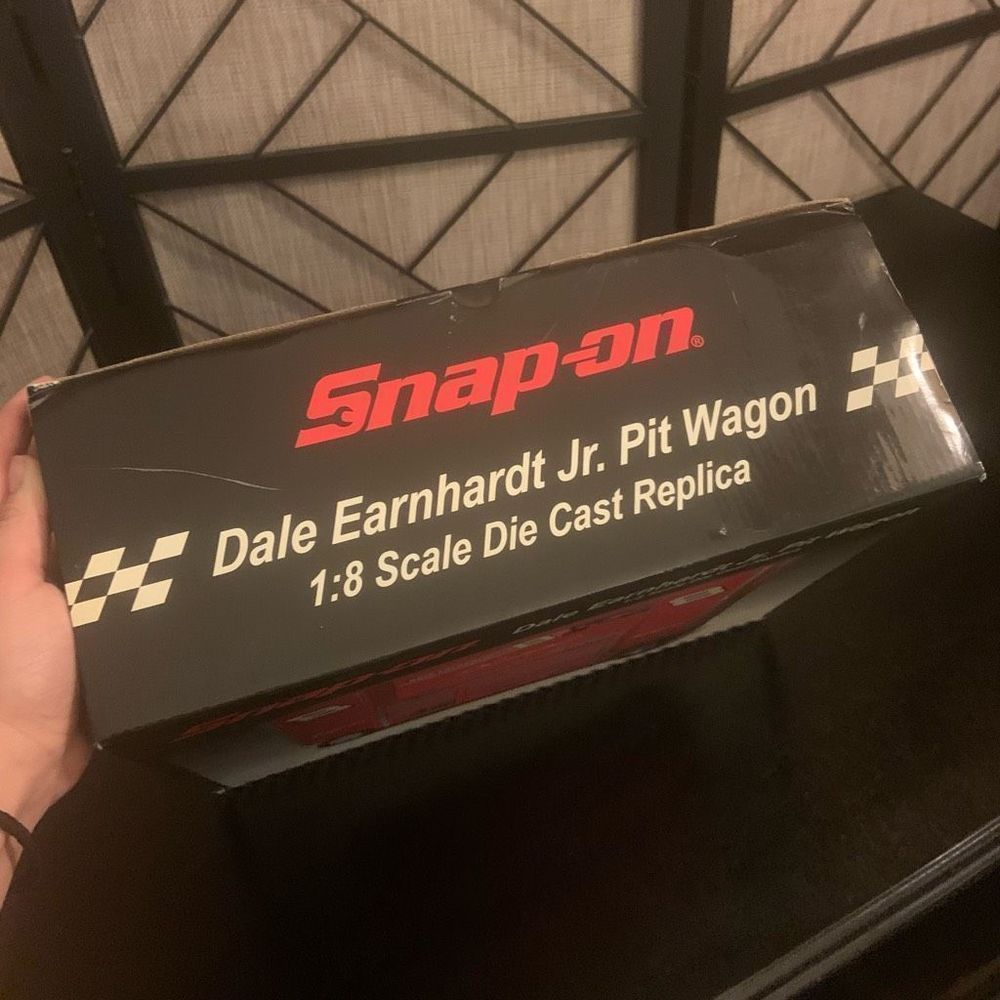 Snap-On Dale Earnhardt Jr. Pit Wagon 1:8 Scale - Picture 2 of 6